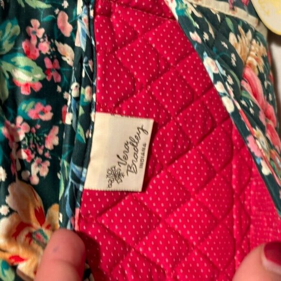 Vera Bradly Cross Body Floral Quilted Small Purse Feminine Spring Casual - Picture 10 of 13